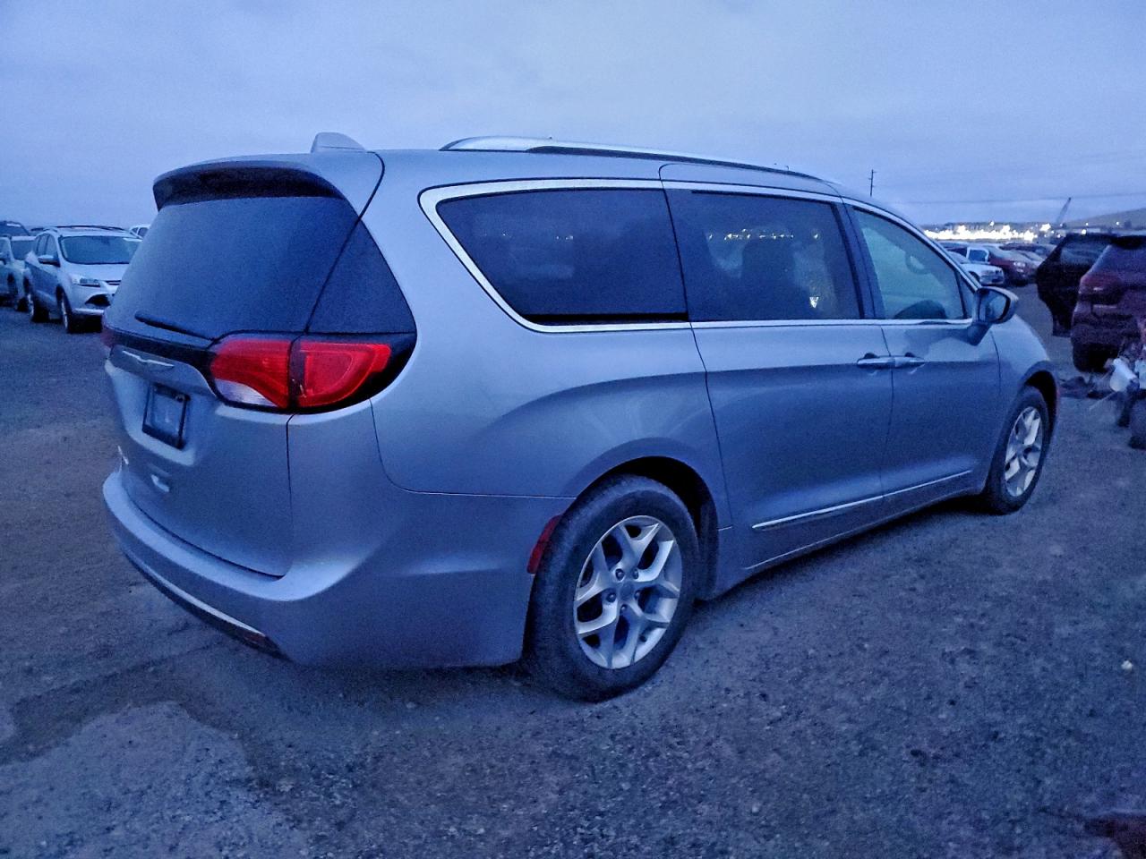 CHRYSLER PACIFICA TOURING L