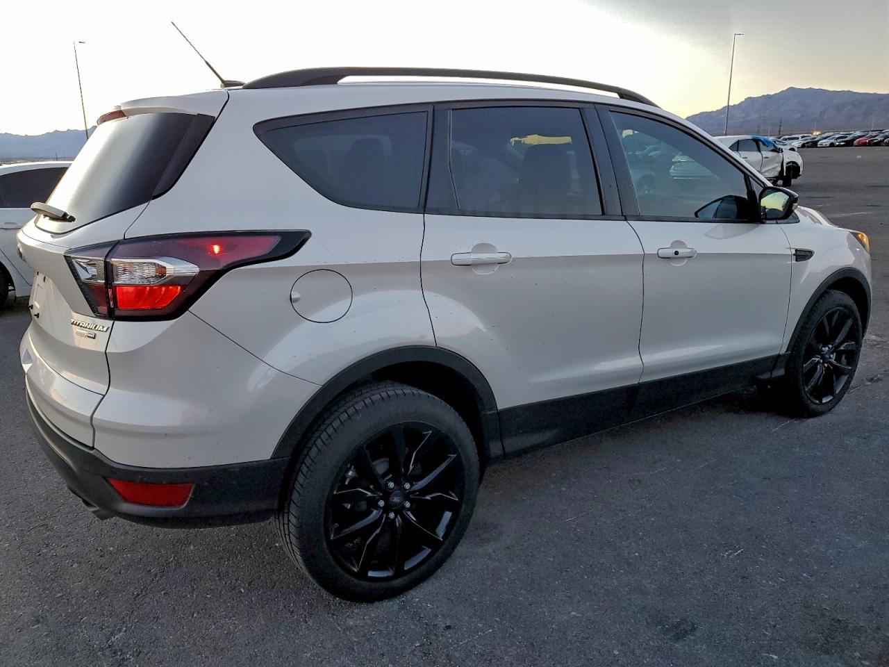 FORD ESCAPE TITANIUM