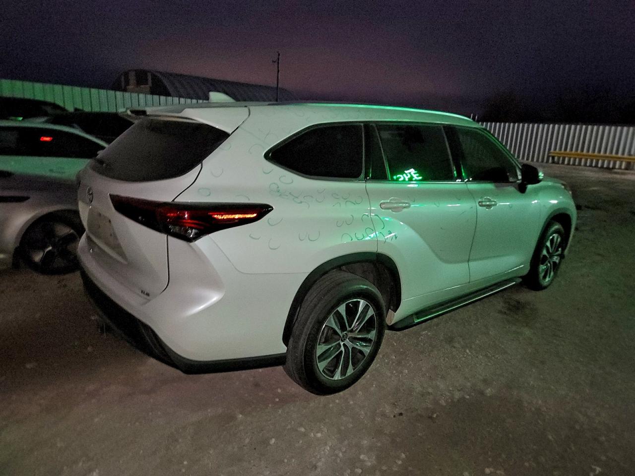 TOYOTA HIGHLANDER XLE