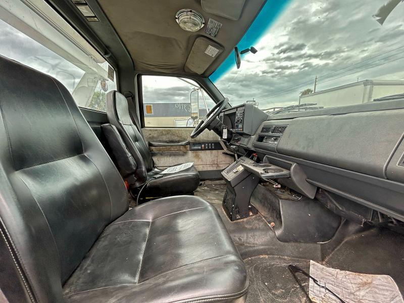 2001 CHEVROLET C-SERIES C #3302669018