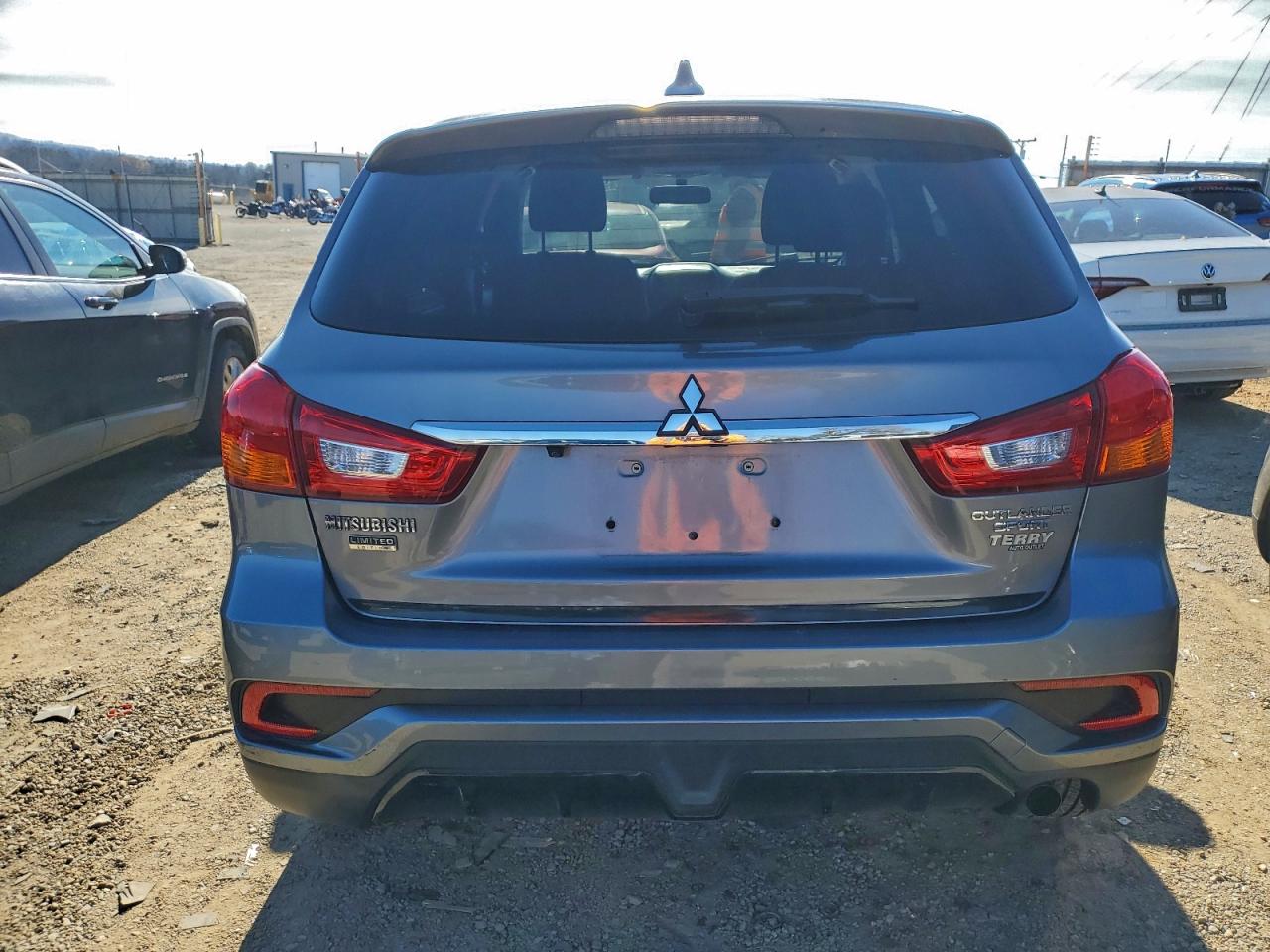 MITSUBISHI OUTLANDER ES