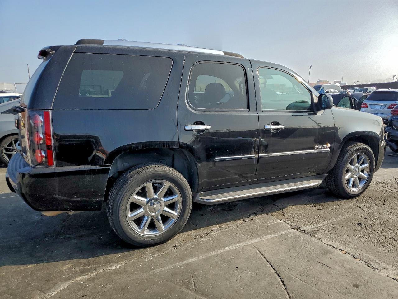 Lot #3316818437 2010 GMC YUKON DENA