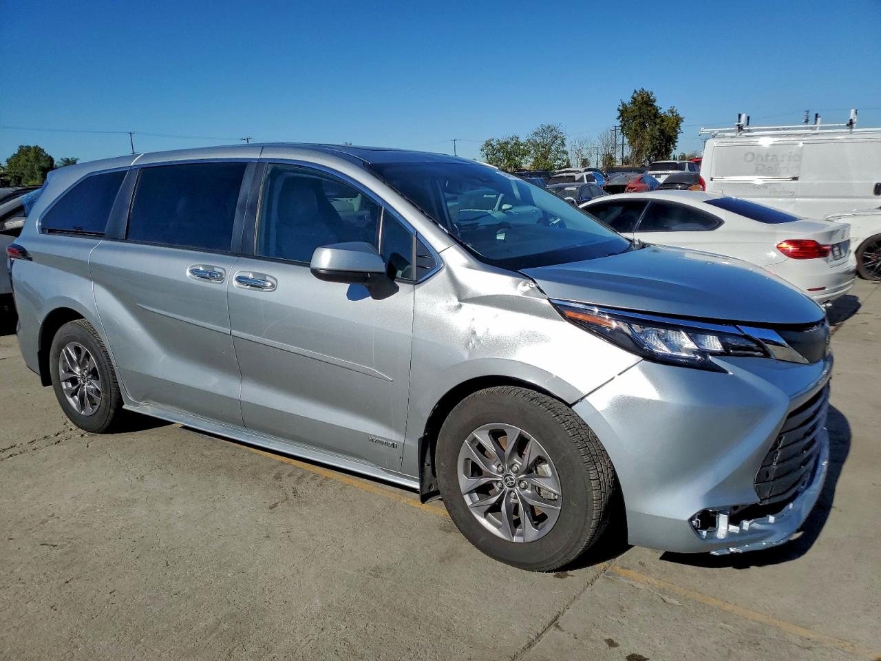 TOYOTA SIENNA XLE