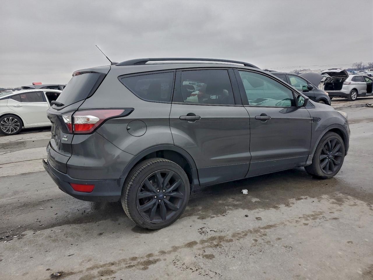 FORD ESCAPE SE
