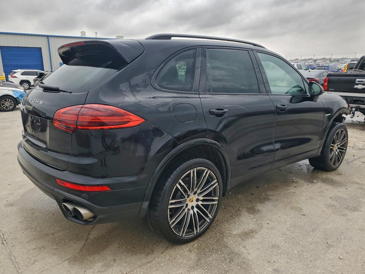PORSCHE CAYENNE SE HYBRID PLATINUM