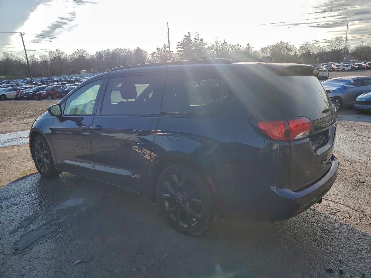 CHRYSLER PACIFICA TOURING PLUS