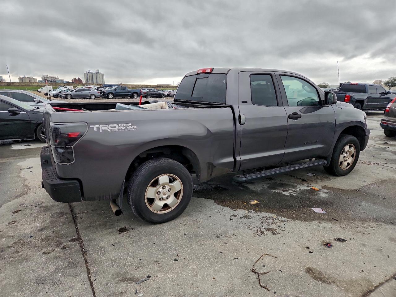 TOYOTA TUNDRA DOUBLE CAB SR5