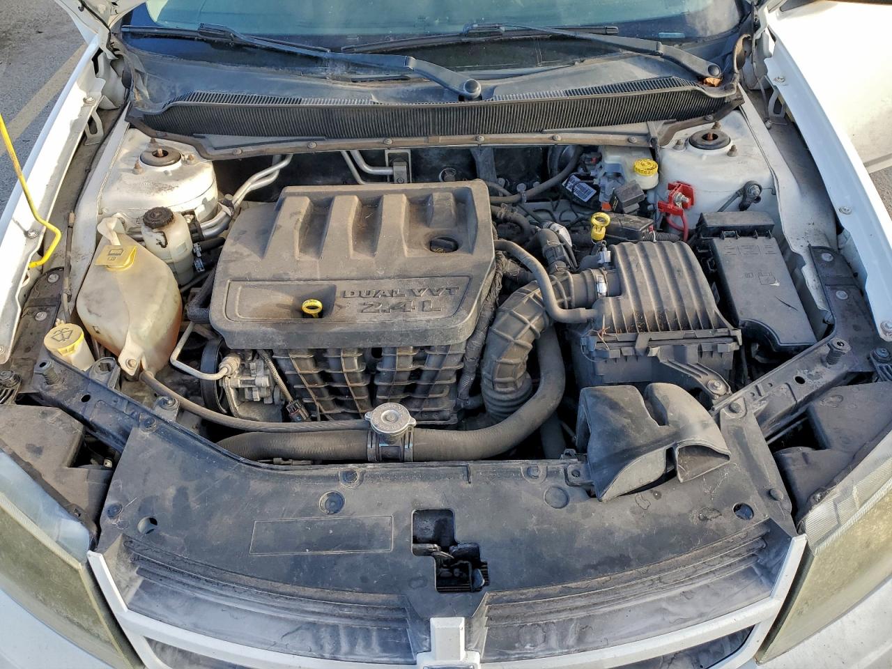 Lot #3303612927 2009 DODGE AVENGER SE