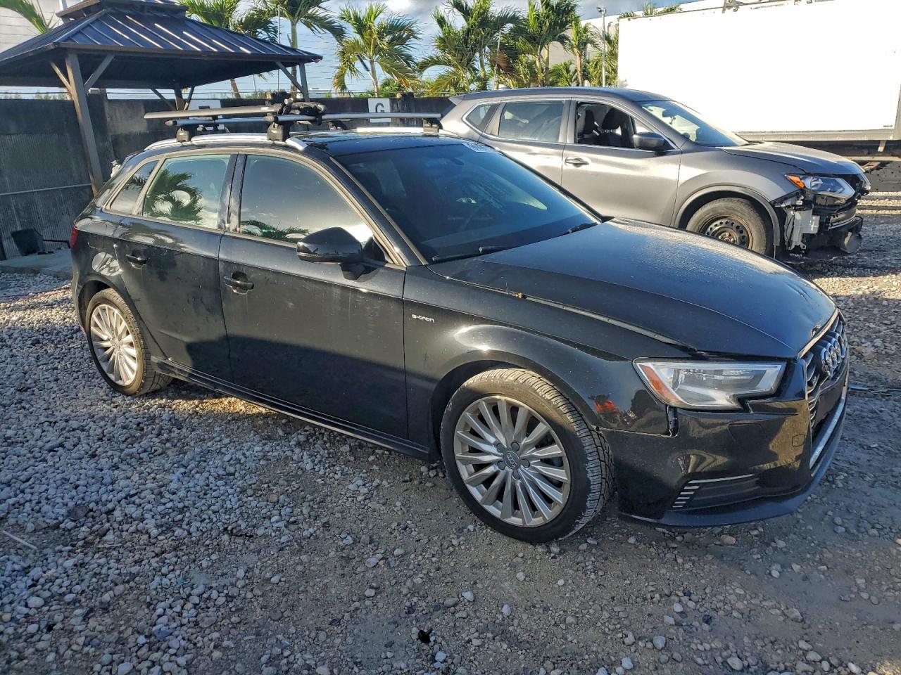 AUDI A3 E-TRON PREMIUM