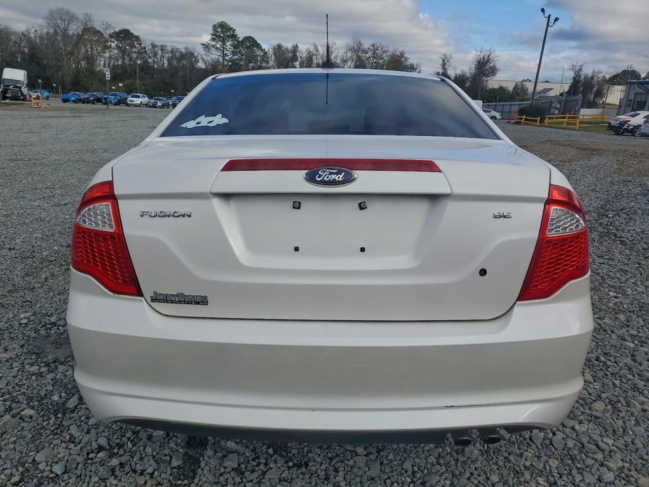 FORD FUSION SE