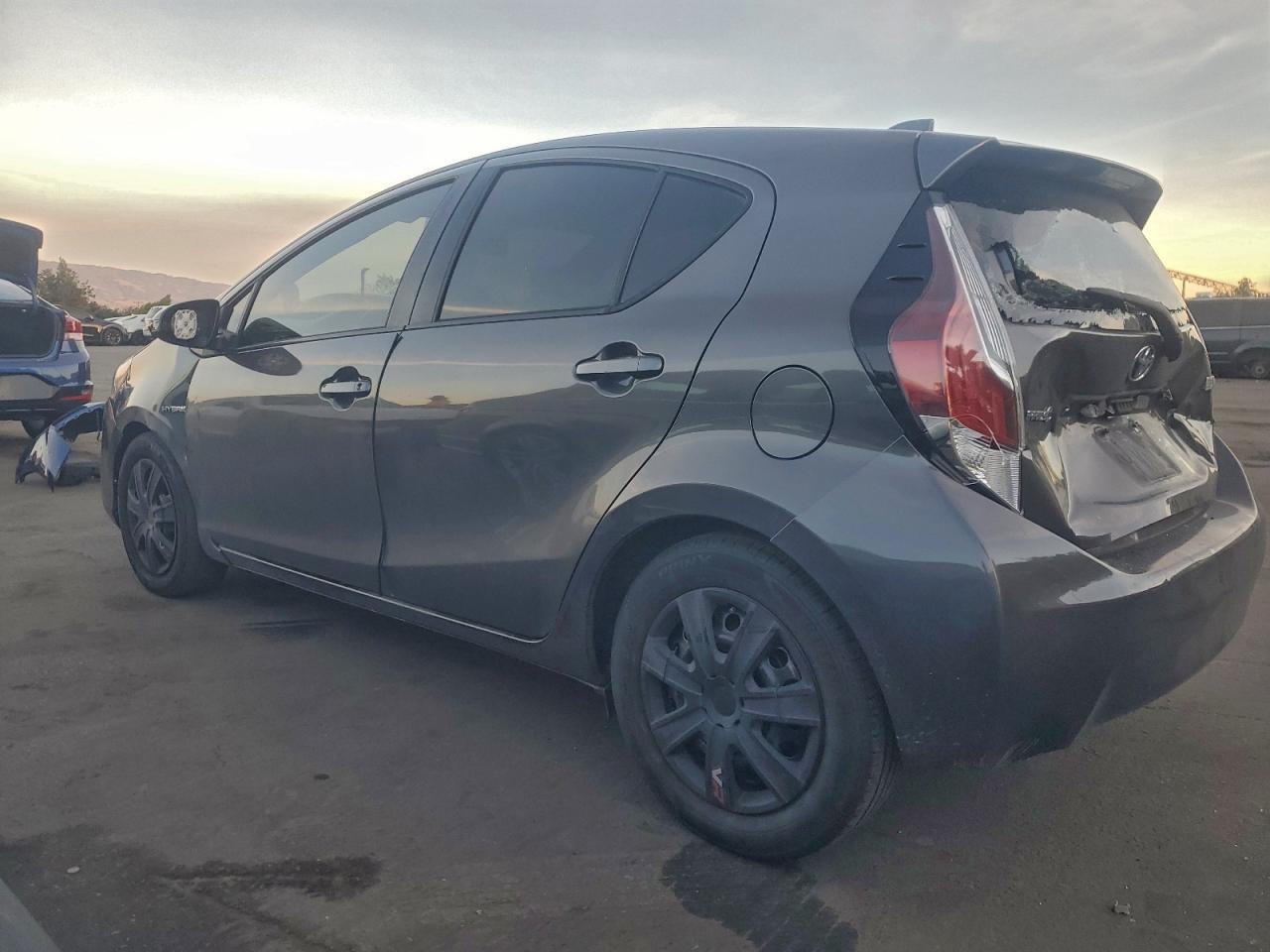 TOYOTA PRIUS C