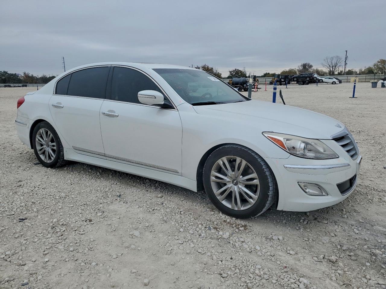Lot #3318068377 2012 HYUNDAI GENESIS 4.