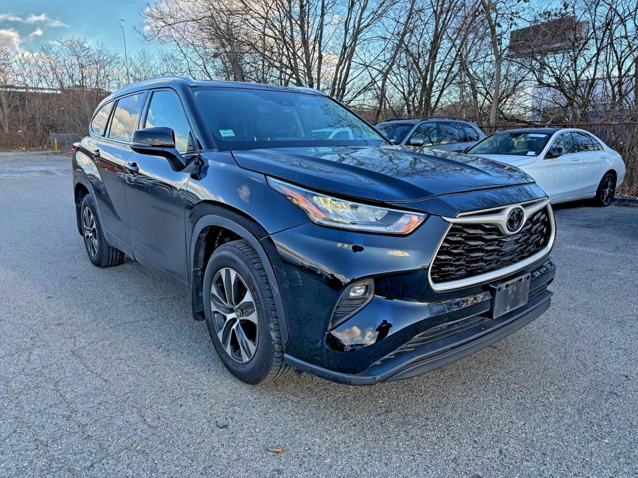 TOYOTA HIGHLANDER XLE