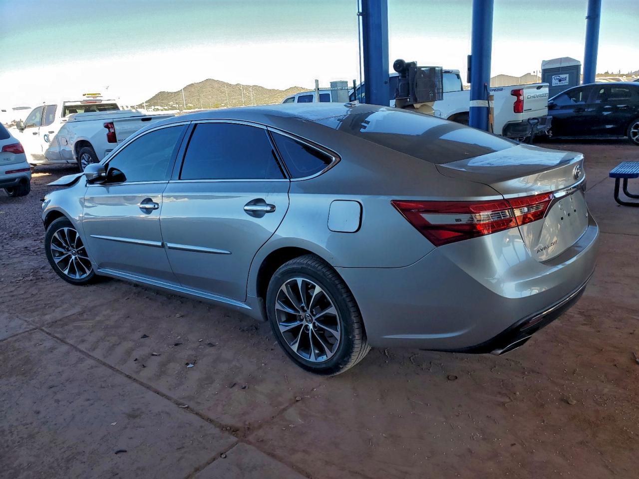 TOYOTA AVALON XLE