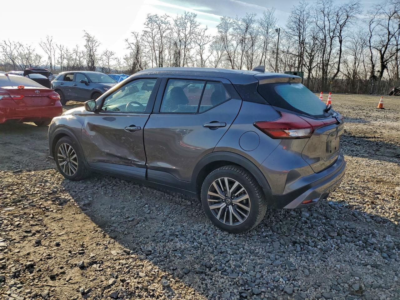 NISSAN KICKS SV
