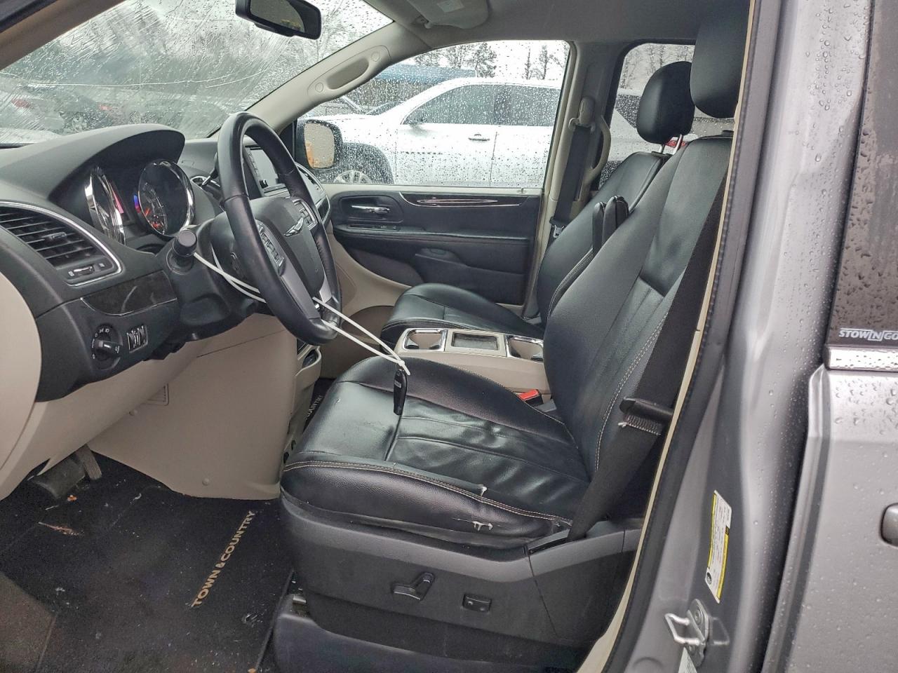 CHRYSLER TOWN & COUNTRY TOURING