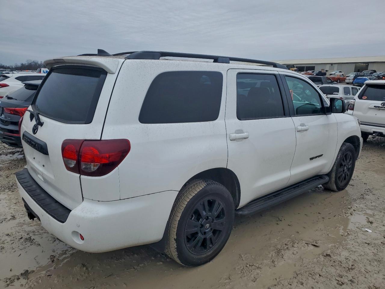 TOYOTA SEQUOIA SR5