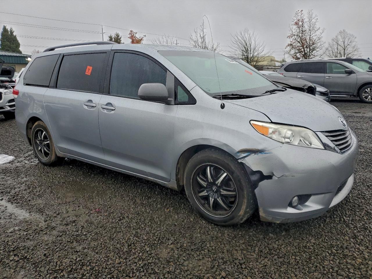 TOYOTA SIENNA XLE