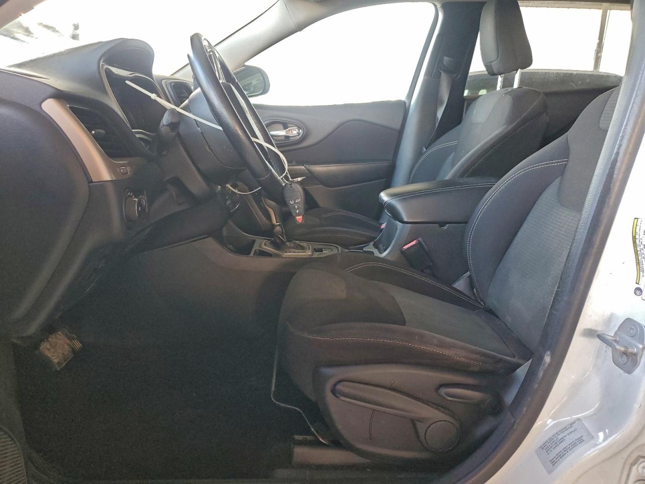 JEEP GRAND CHEROKEE LATITUDE