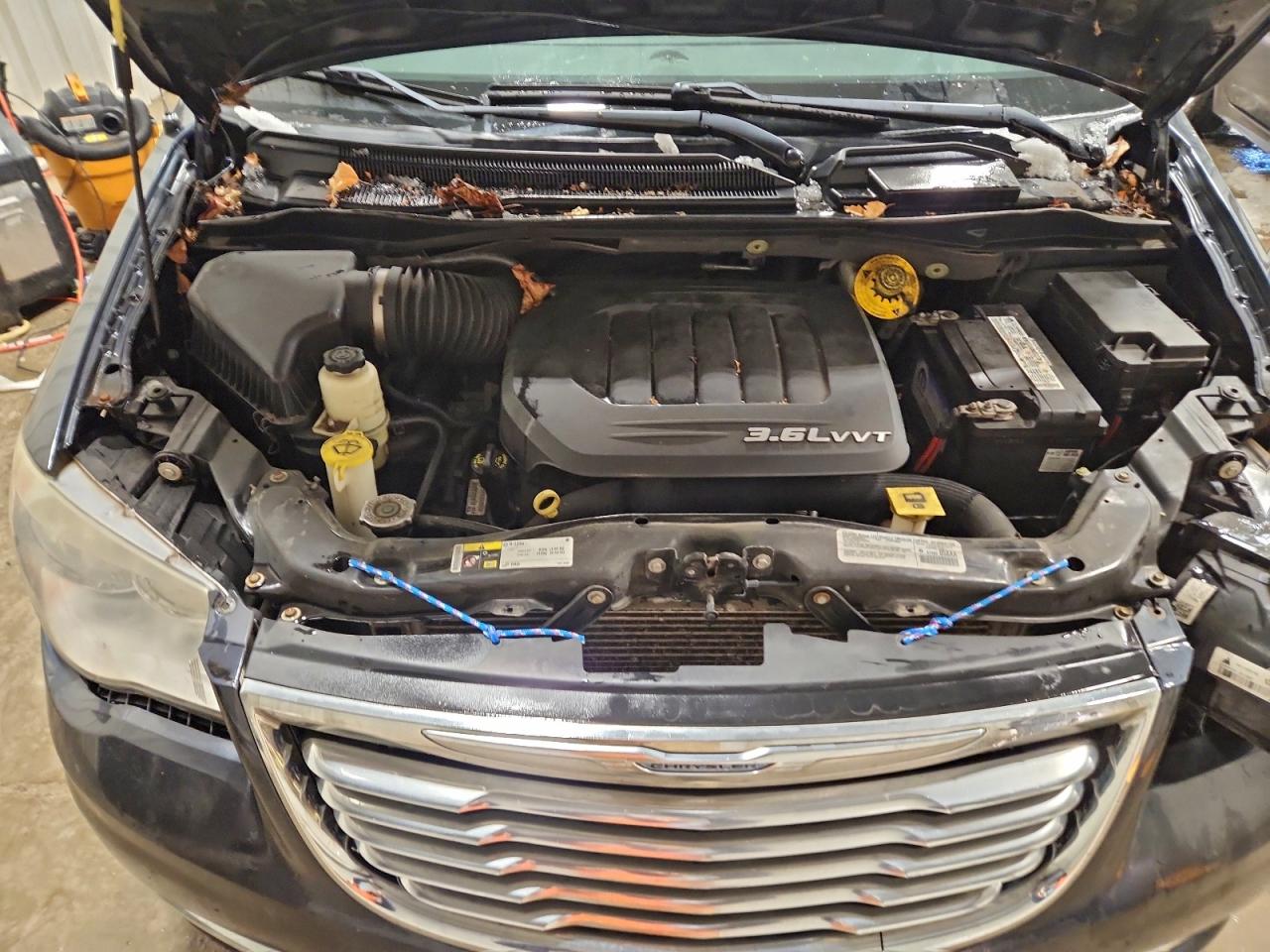 CHRYSLER TOWN & COUNTRY TOURING