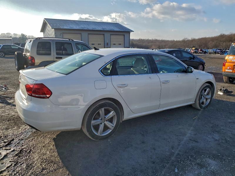 2015 VOLKSWAGEN PASSAT S #3304744951