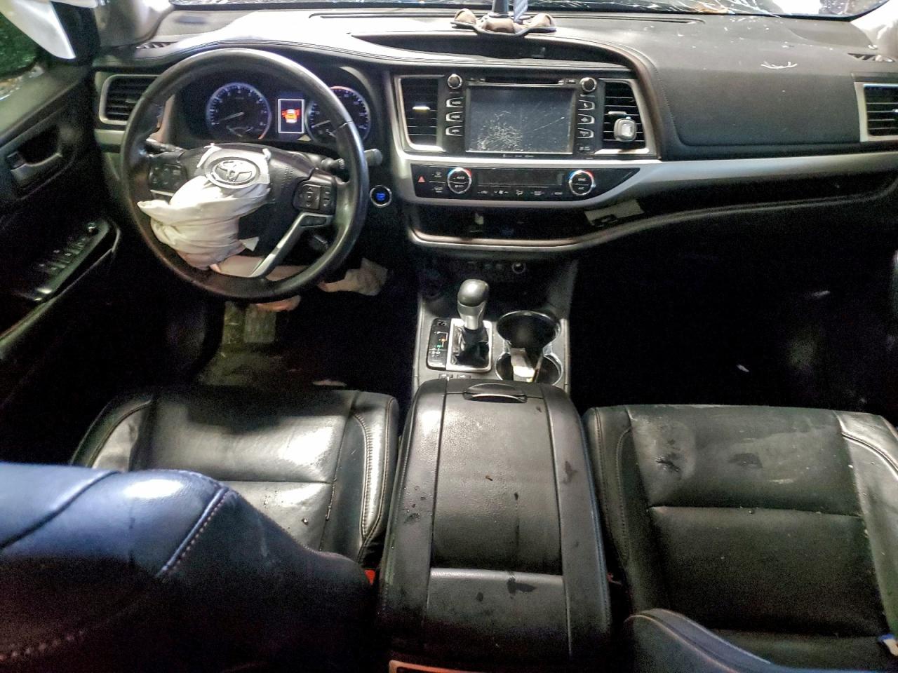 TOYOTA HIGHLANDER SE