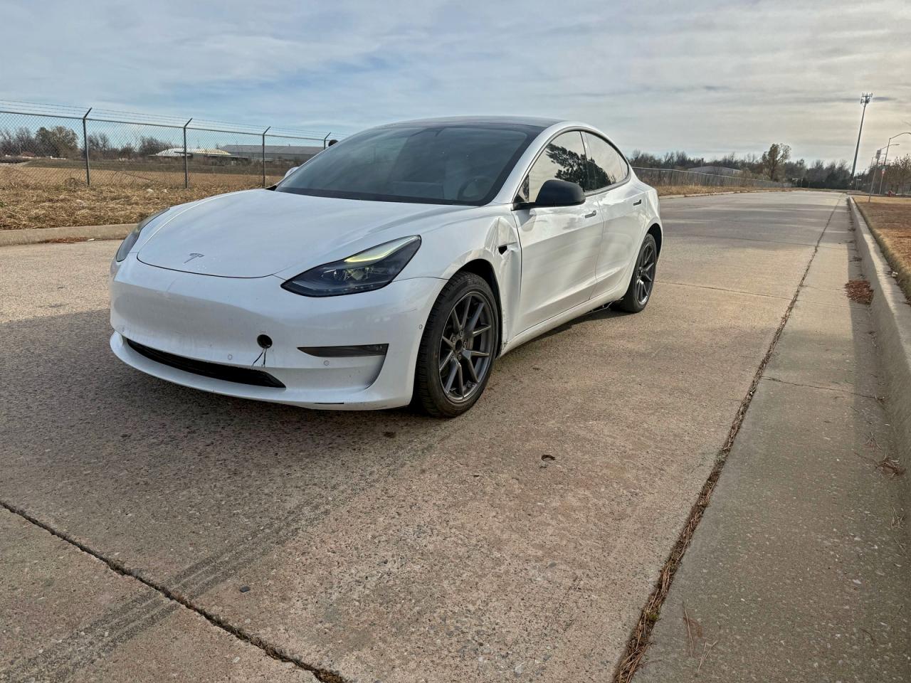 Lot #3310312964 2021 TESLA MODEL 3