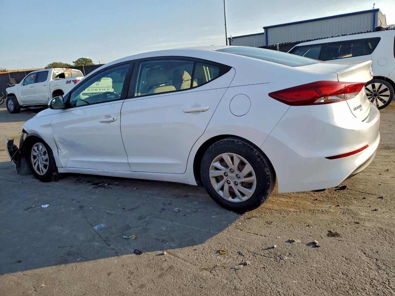 HYUNDAI ELANTRA SE