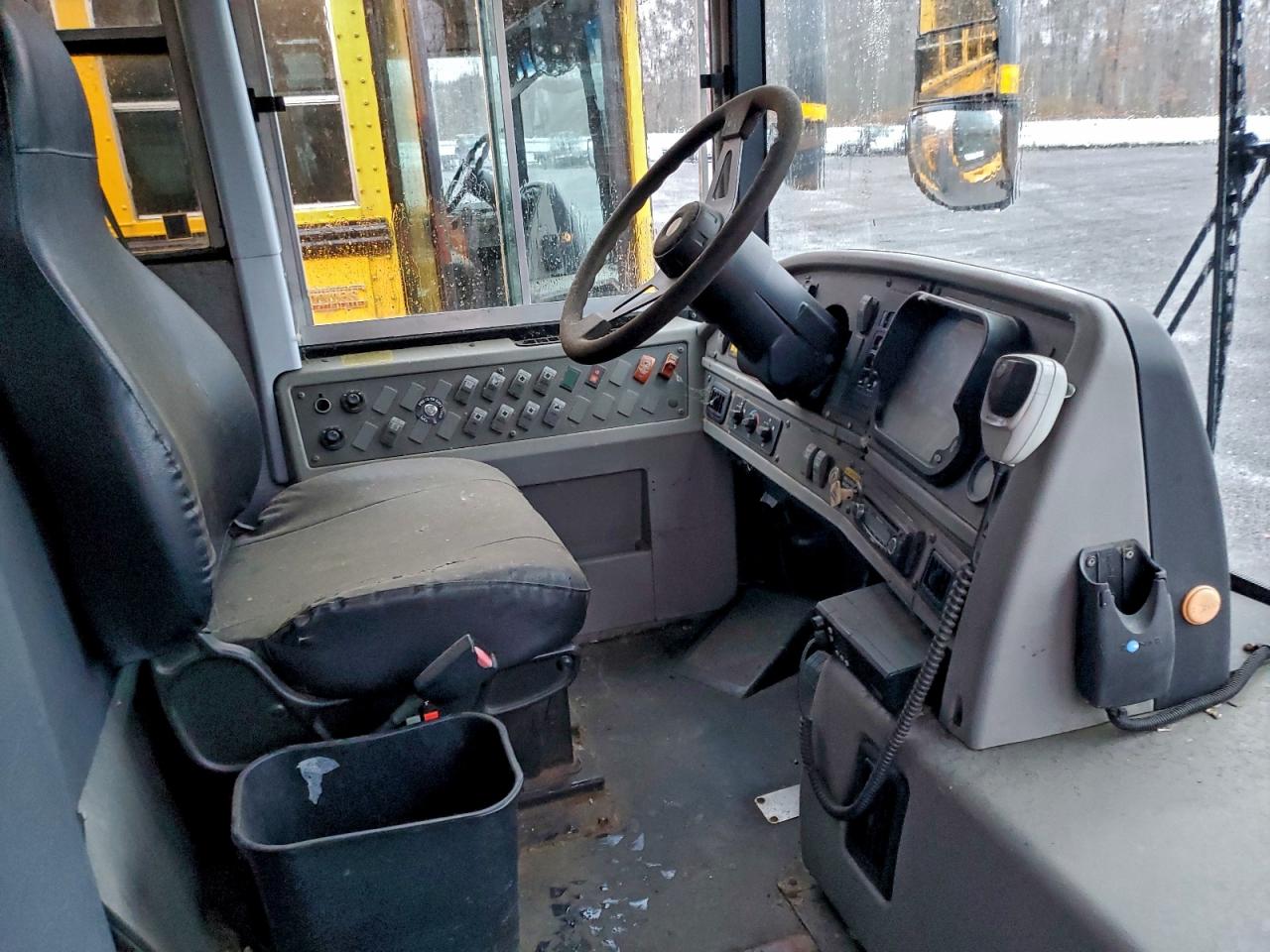 Lot #3303544064 2012 THOMAS SAF-T-LINER HDX