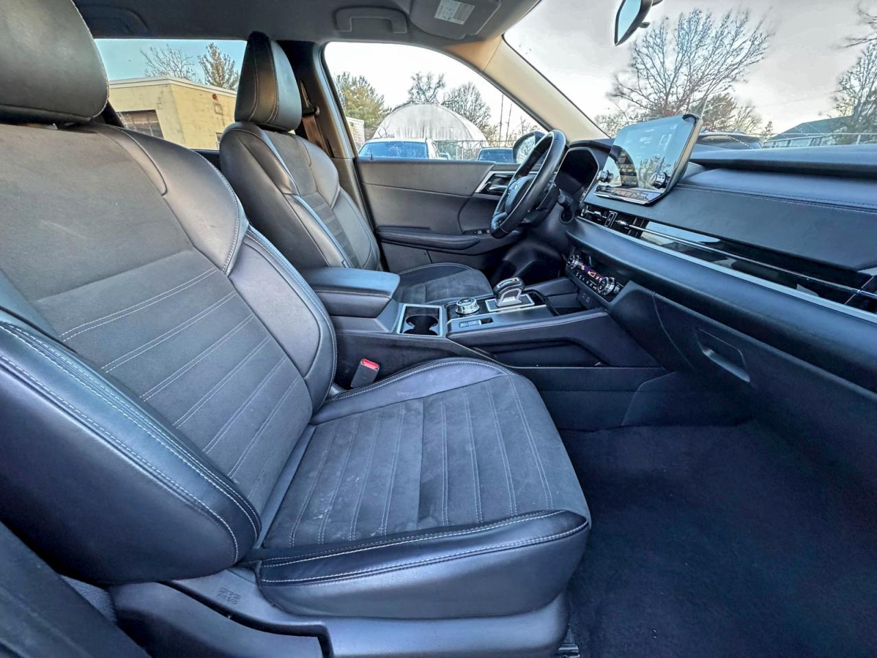 MITSUBISHI OUTLANDER SE