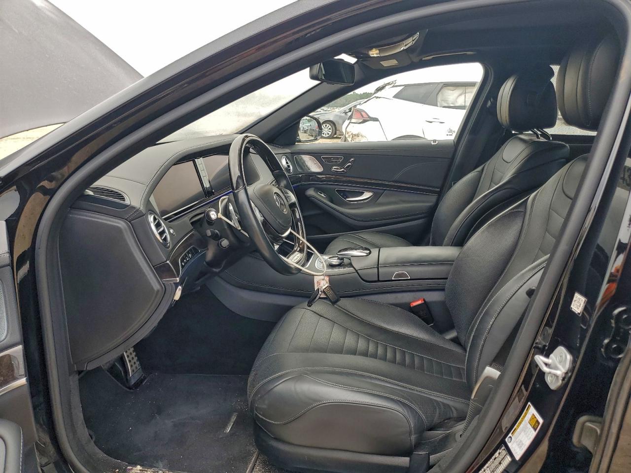 MERCEDES-BENZ S-CLASS 550