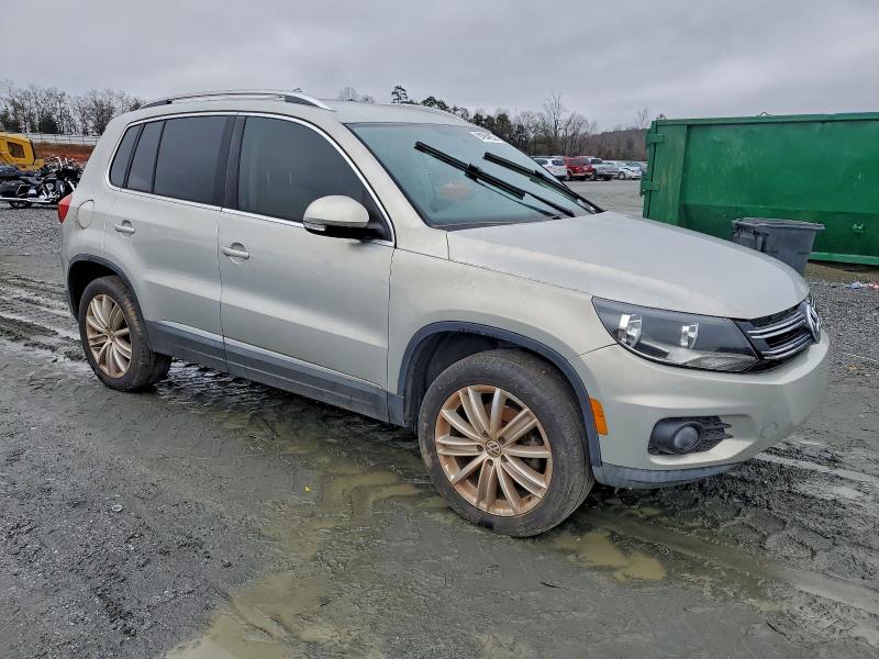 2012 VOLKSWAGEN TIGUAN S #3305387312