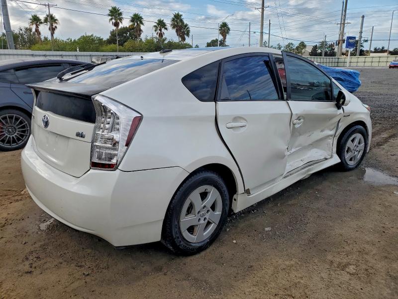 2011 TOYOTA PRIUS #3310326015