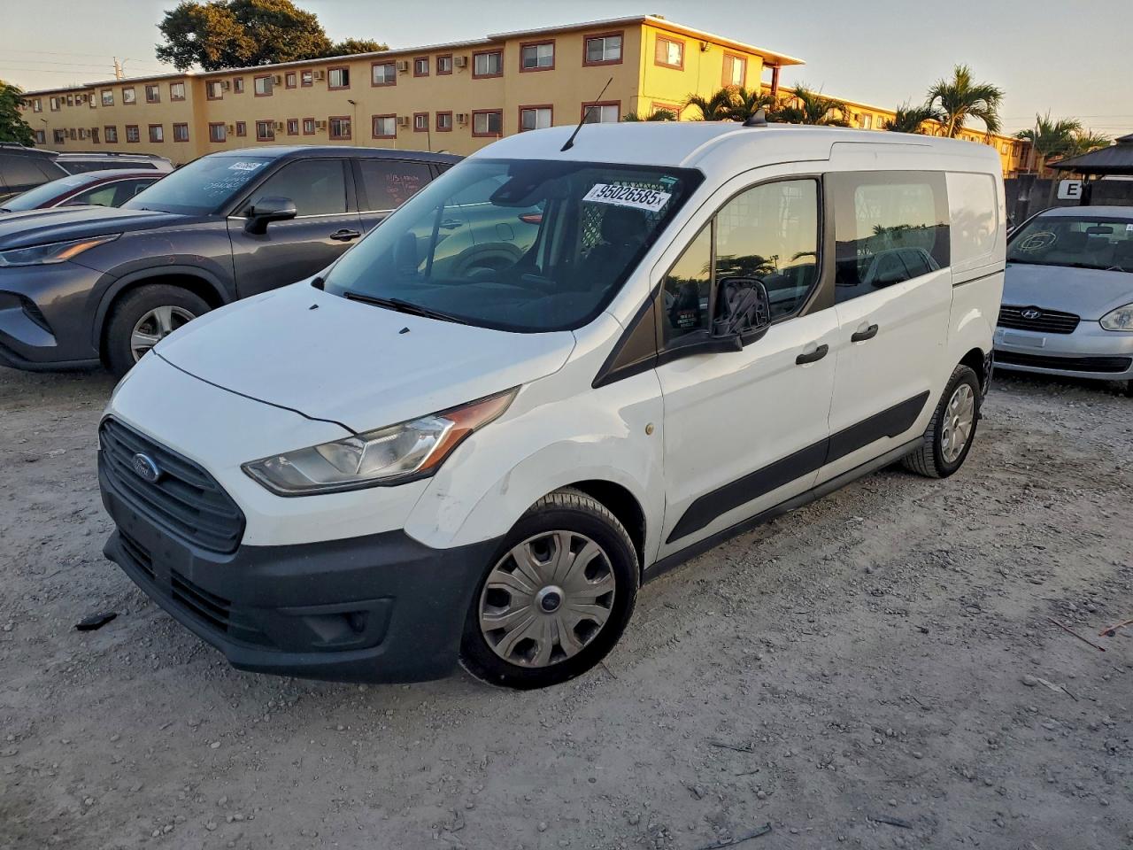 Lot #3309509575 2019 FORD TRANSIT CO
