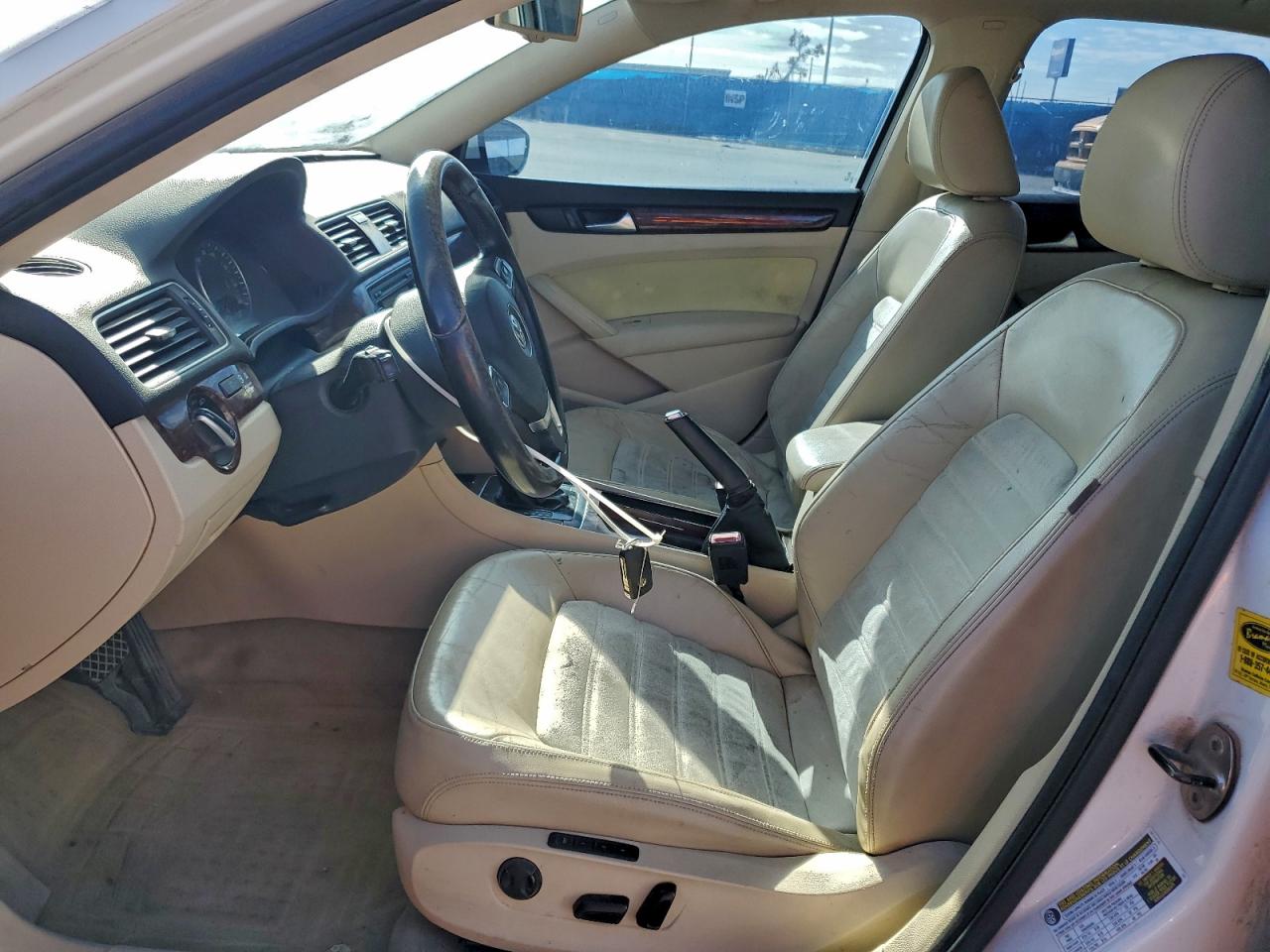 VOLKSWAGEN PASSAT SEL