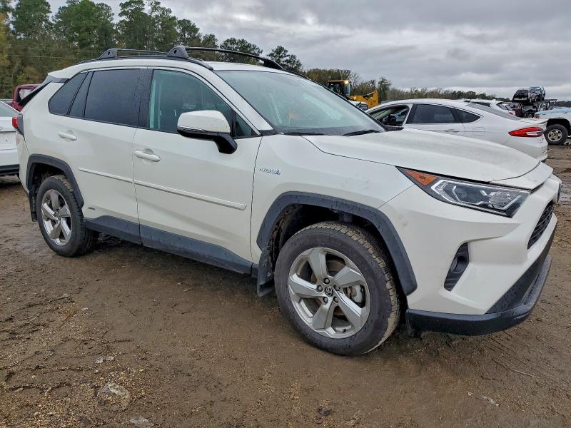2021 TOYOTA RAV4 XLE P #3316067234