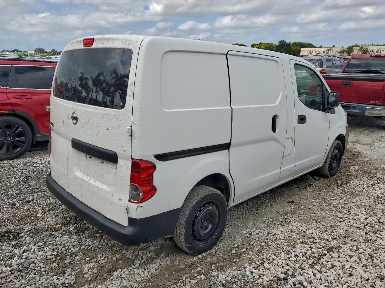 NISSAN NV200 2.5S