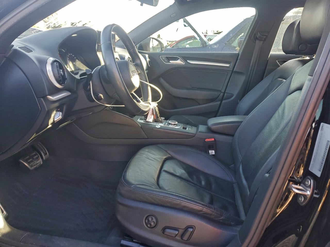 AUDI A3 E-TRON PREMIUM