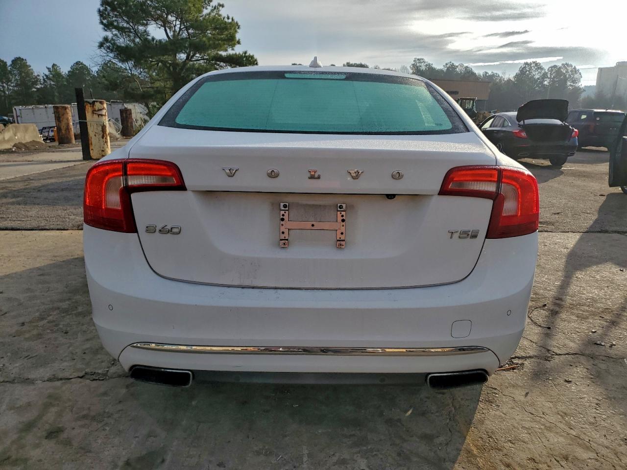 VOLVO S60 PLATINUM