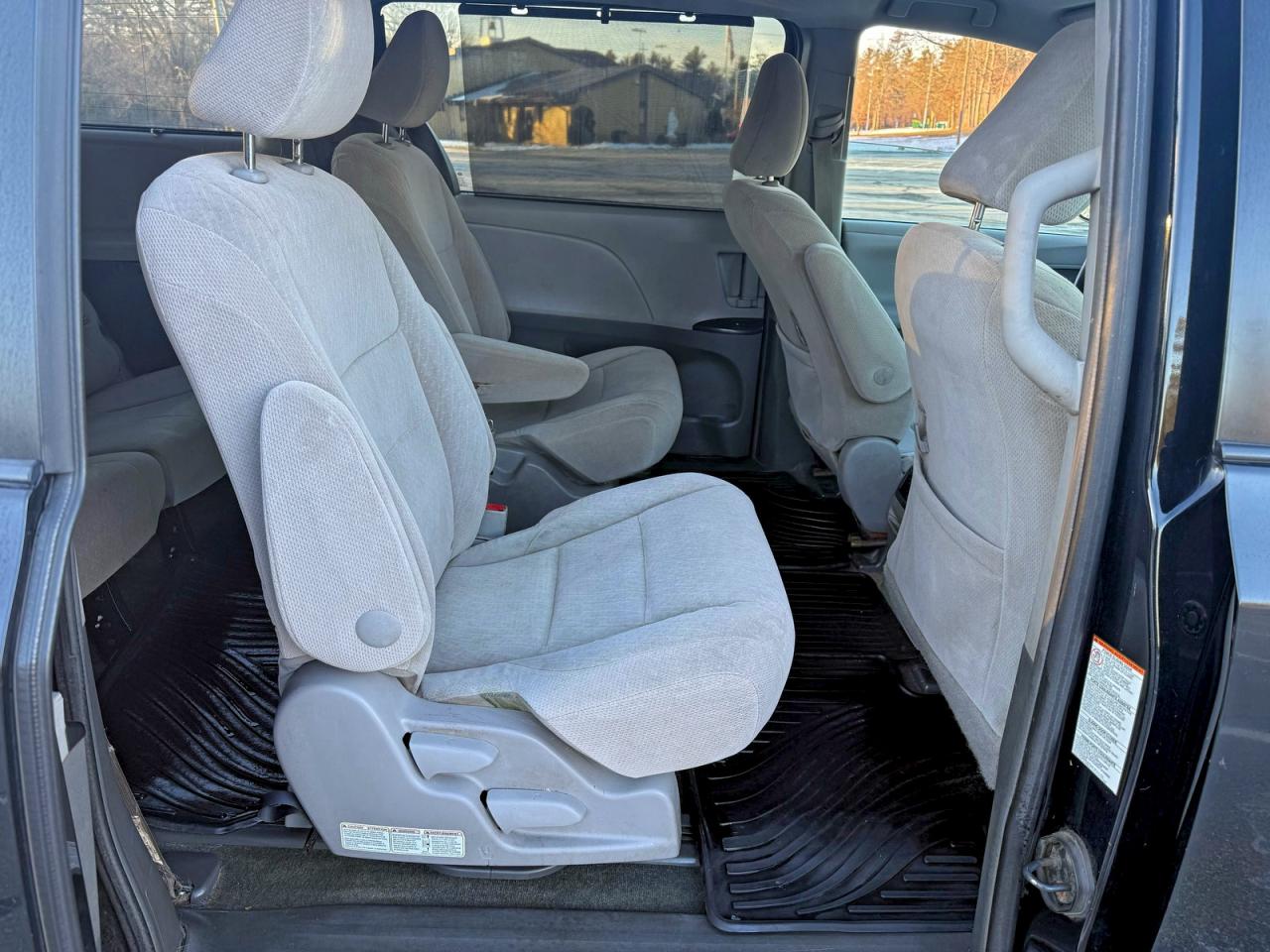 Lot #3316737457 2017 TOYOTA SIENNA LE