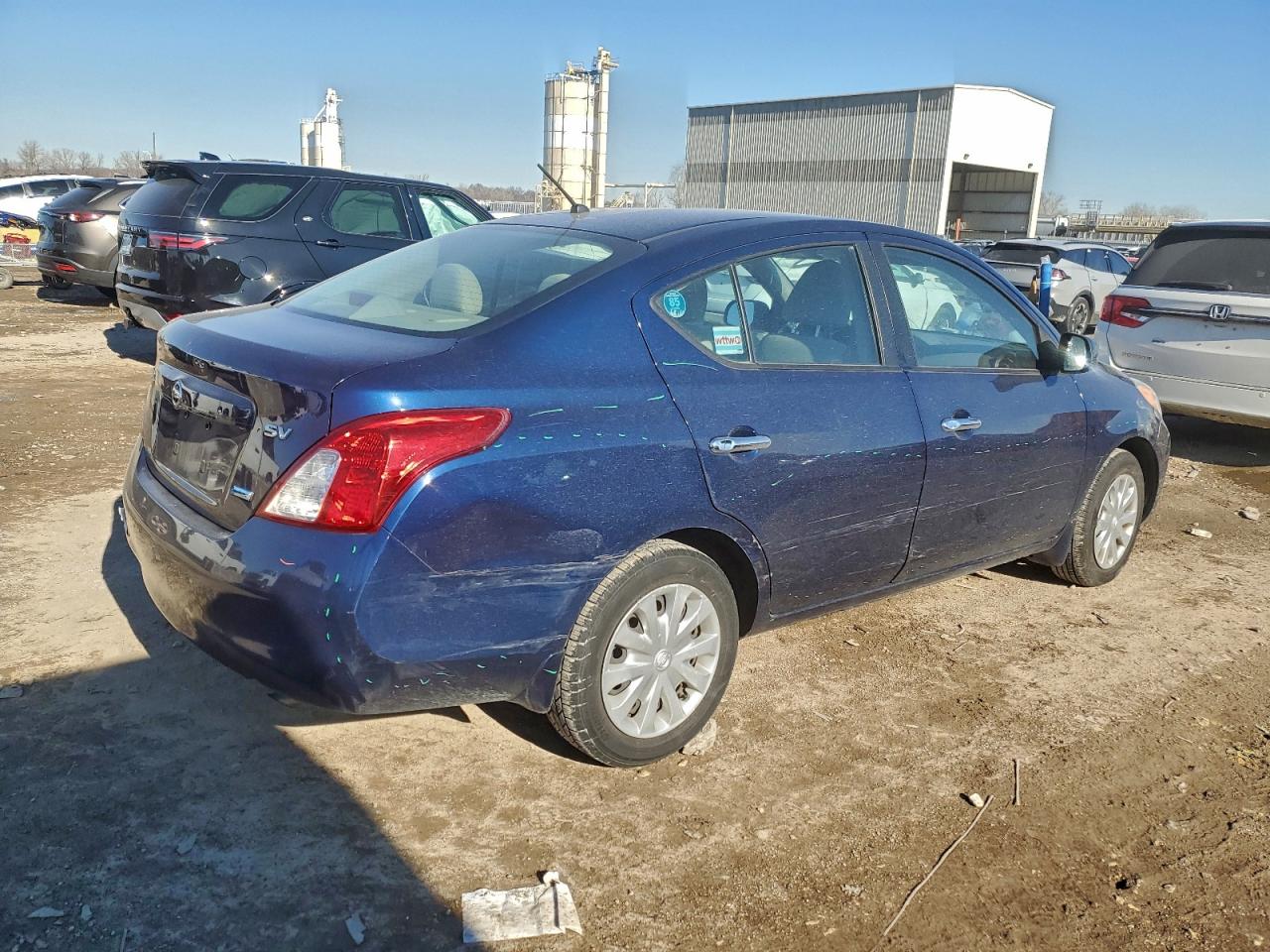 NISSAN VERSA S
