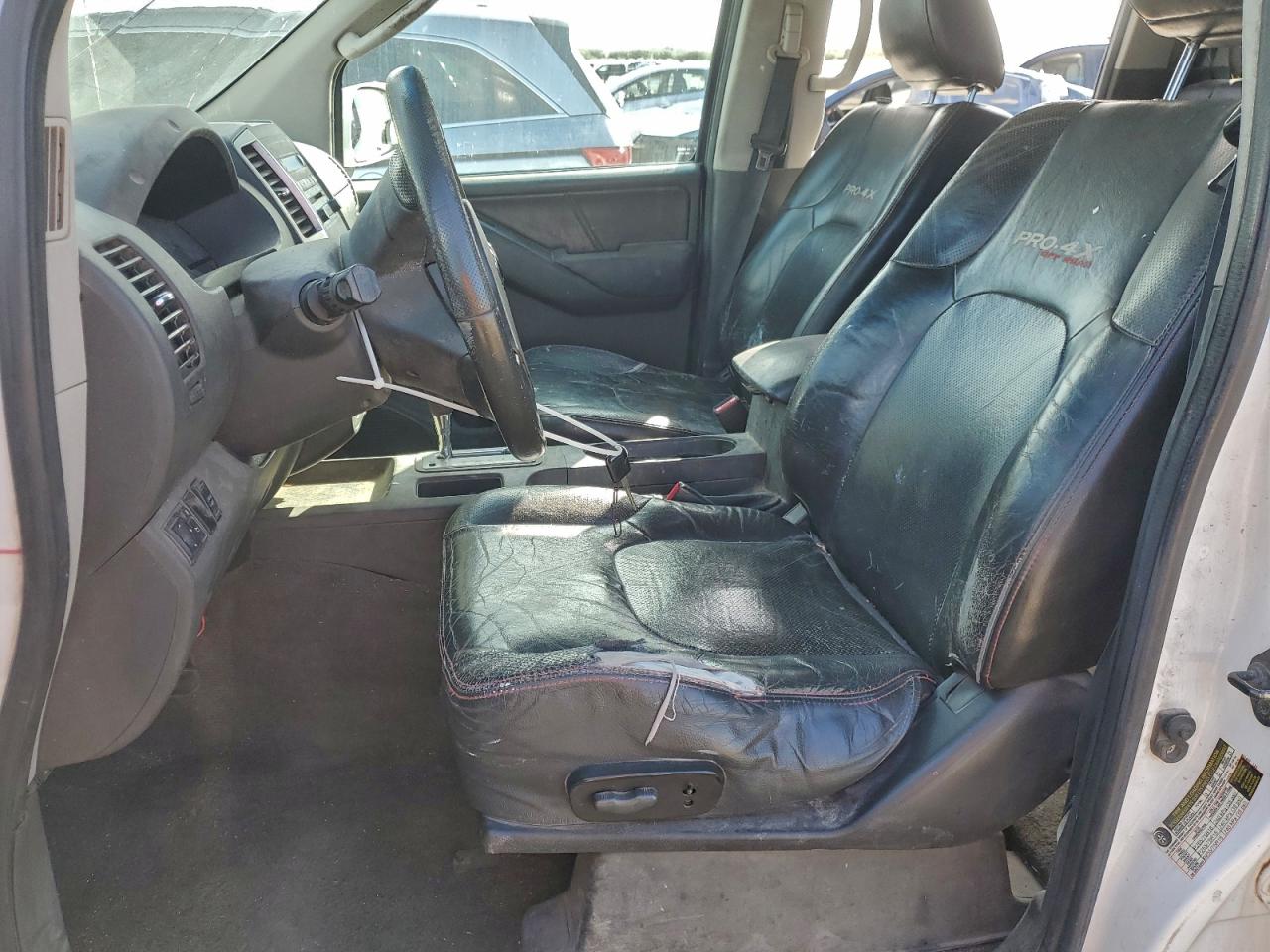 NISSAN FRONTIER CREW CAB SE