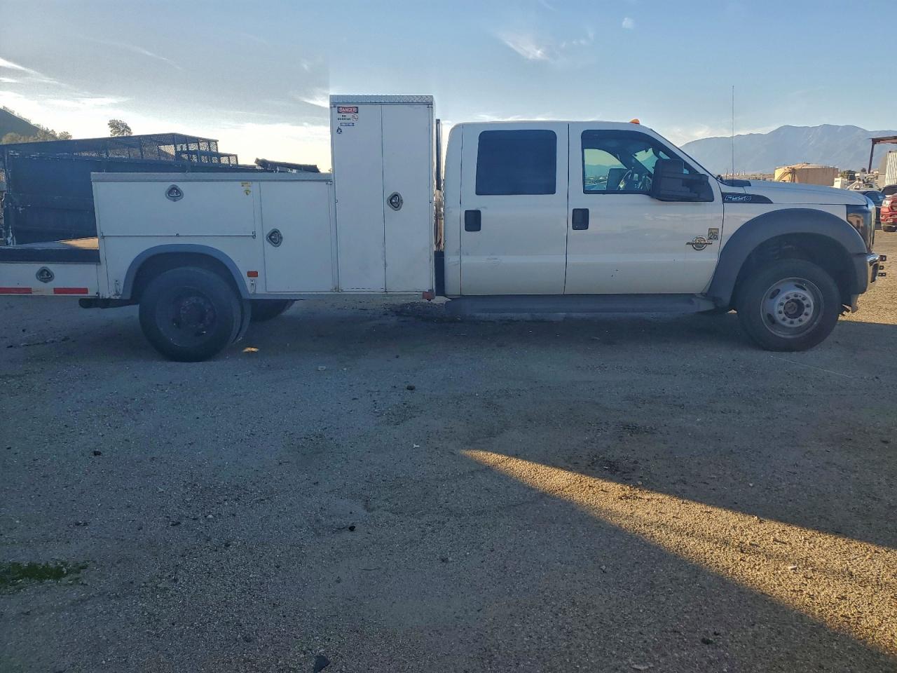 FORD F-550 SUPER DUTY