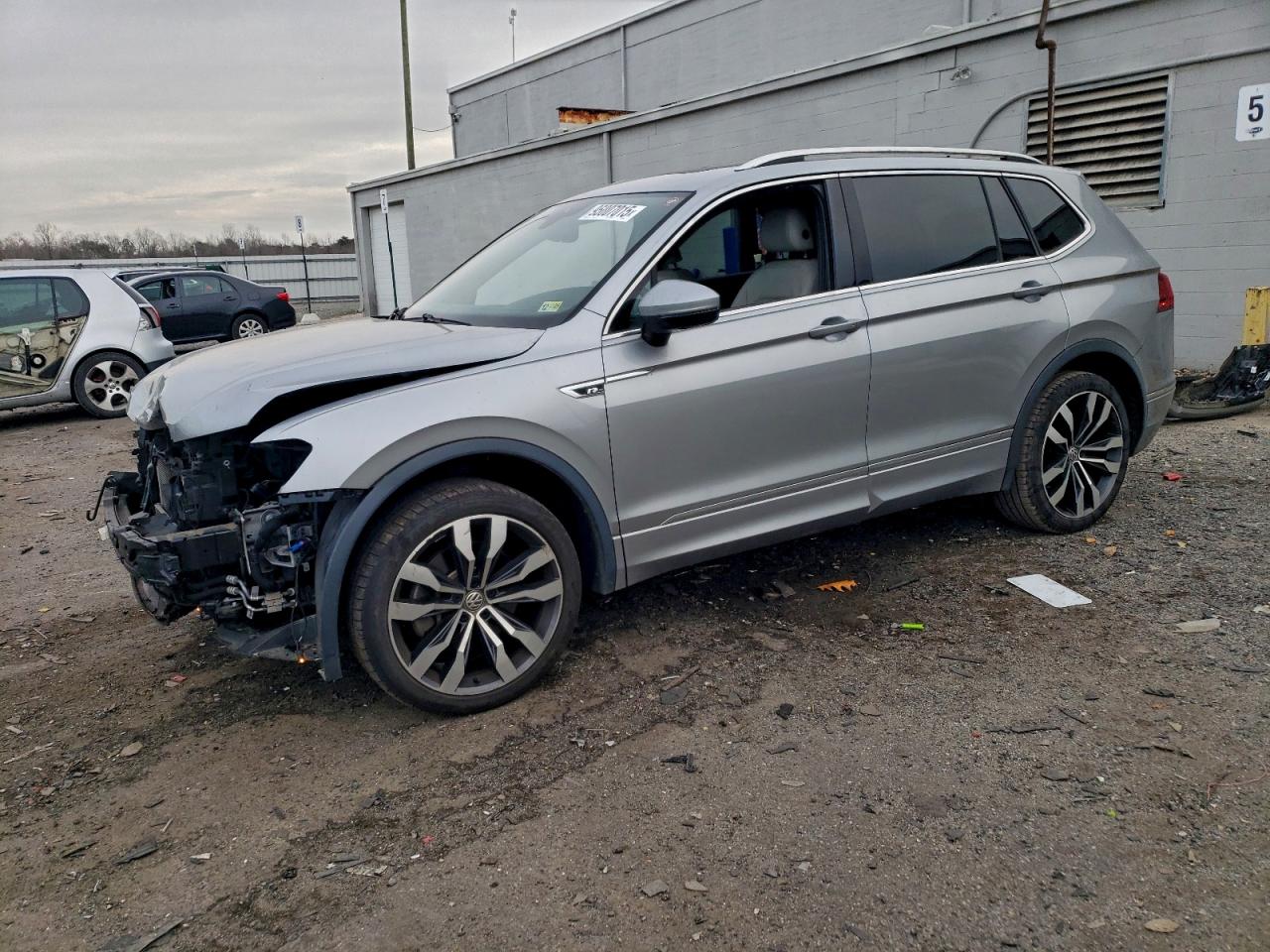 VOLKSWAGEN TIGUAN SEL PREMIUM R-LINE