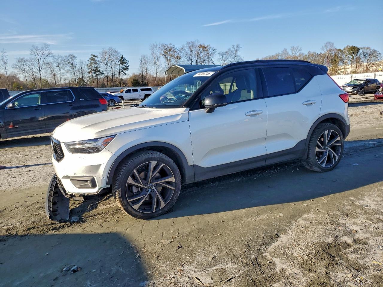 VOLVO XC40 T5 R-DESIGN