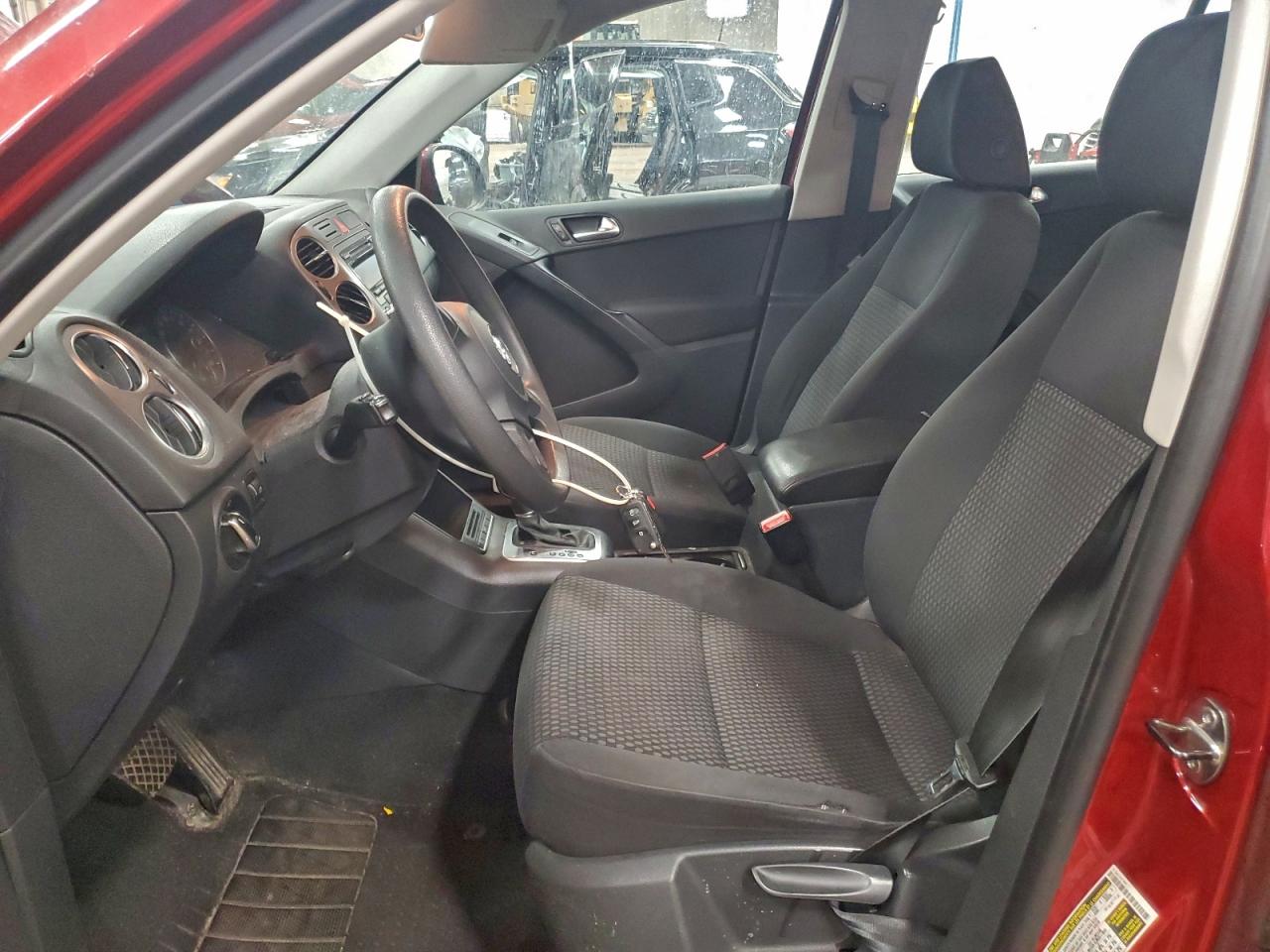 Lot #3317715086 2011 VOLKSWAGEN TIGUAN S