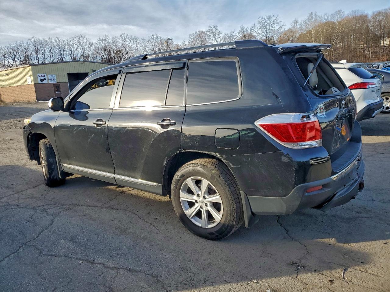 TOYOTA HIGHLANDER BASE
