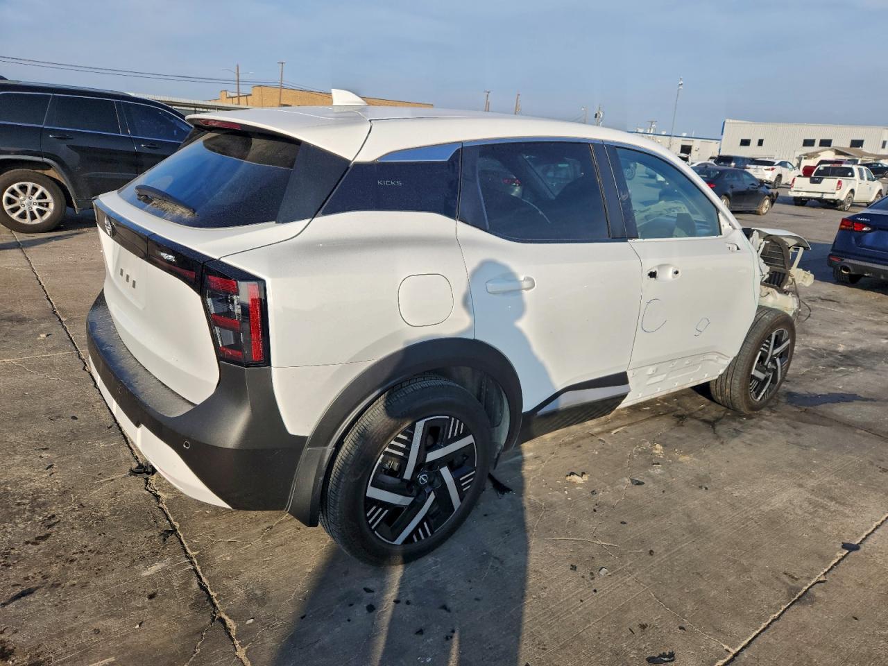 NISSAN KICKS SV