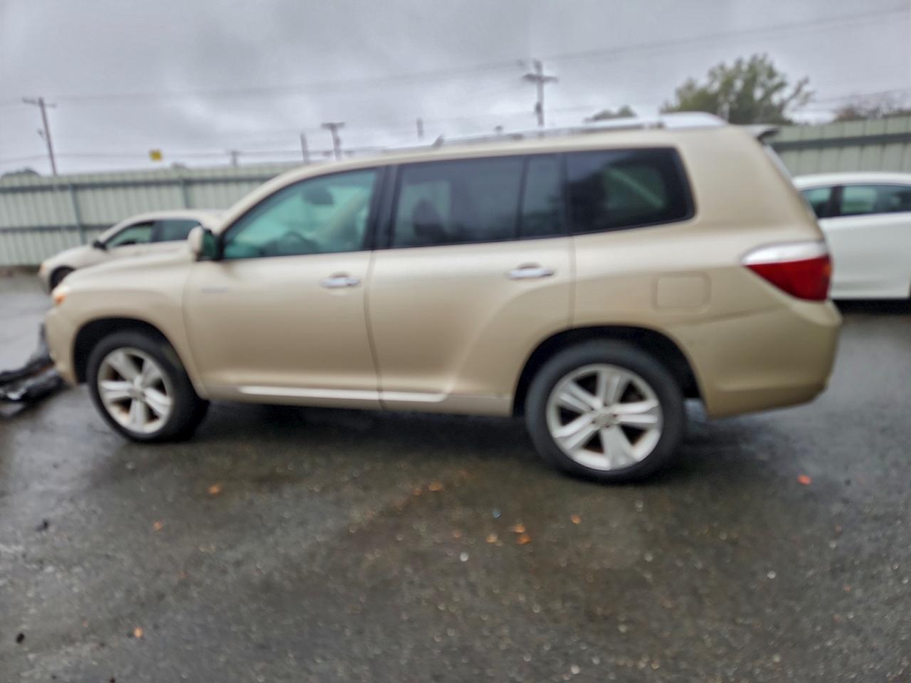 TOYOTA HIGHLANDER LIMITED