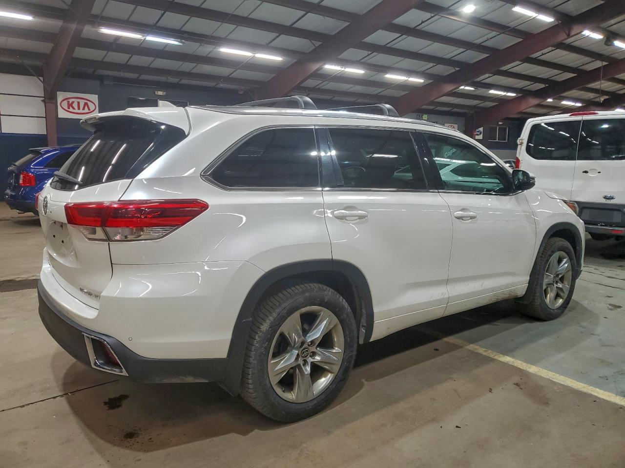 TOYOTA HIGHLANDER LIMITED